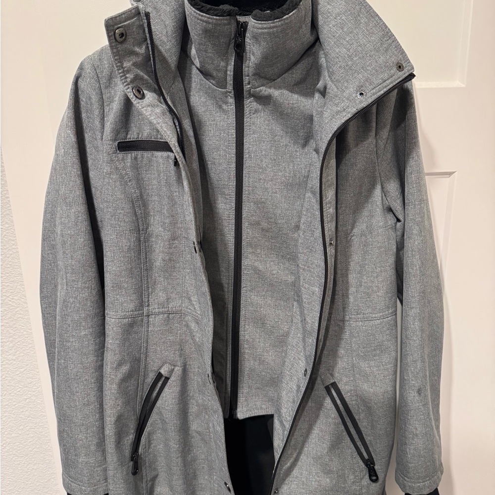 Jessica Simpson Gray Ski Jacket with High Collar and Multi-Layer Design